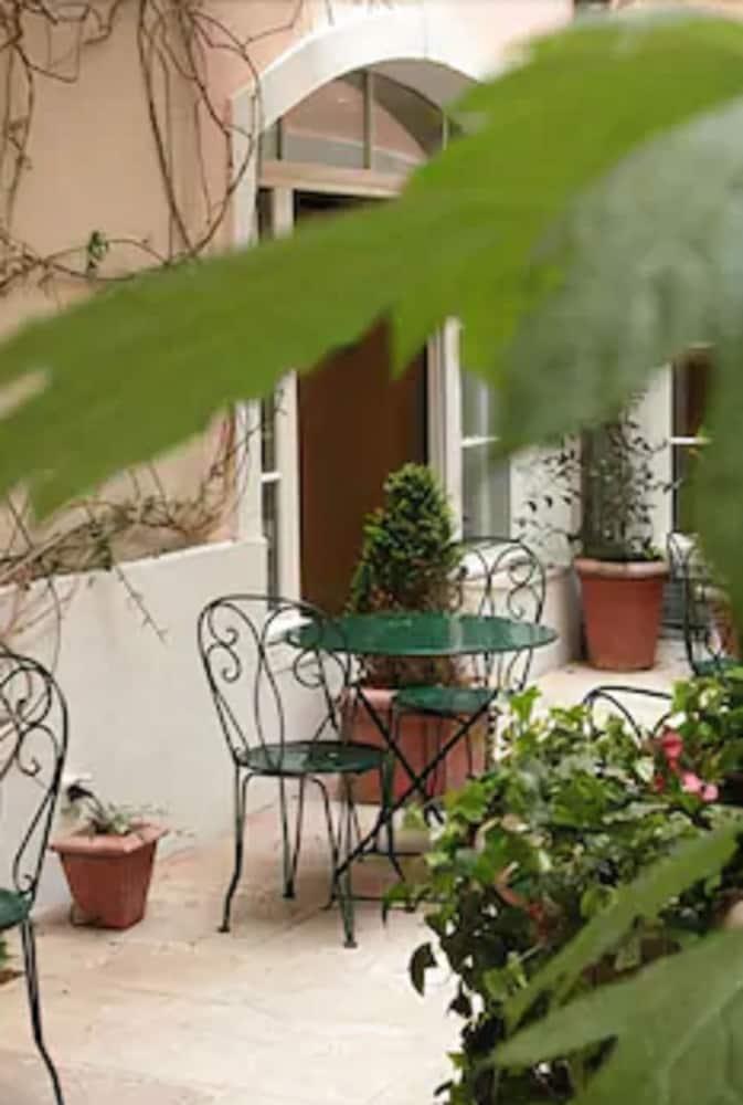 Le Clos Medicis Paris Exterior photo