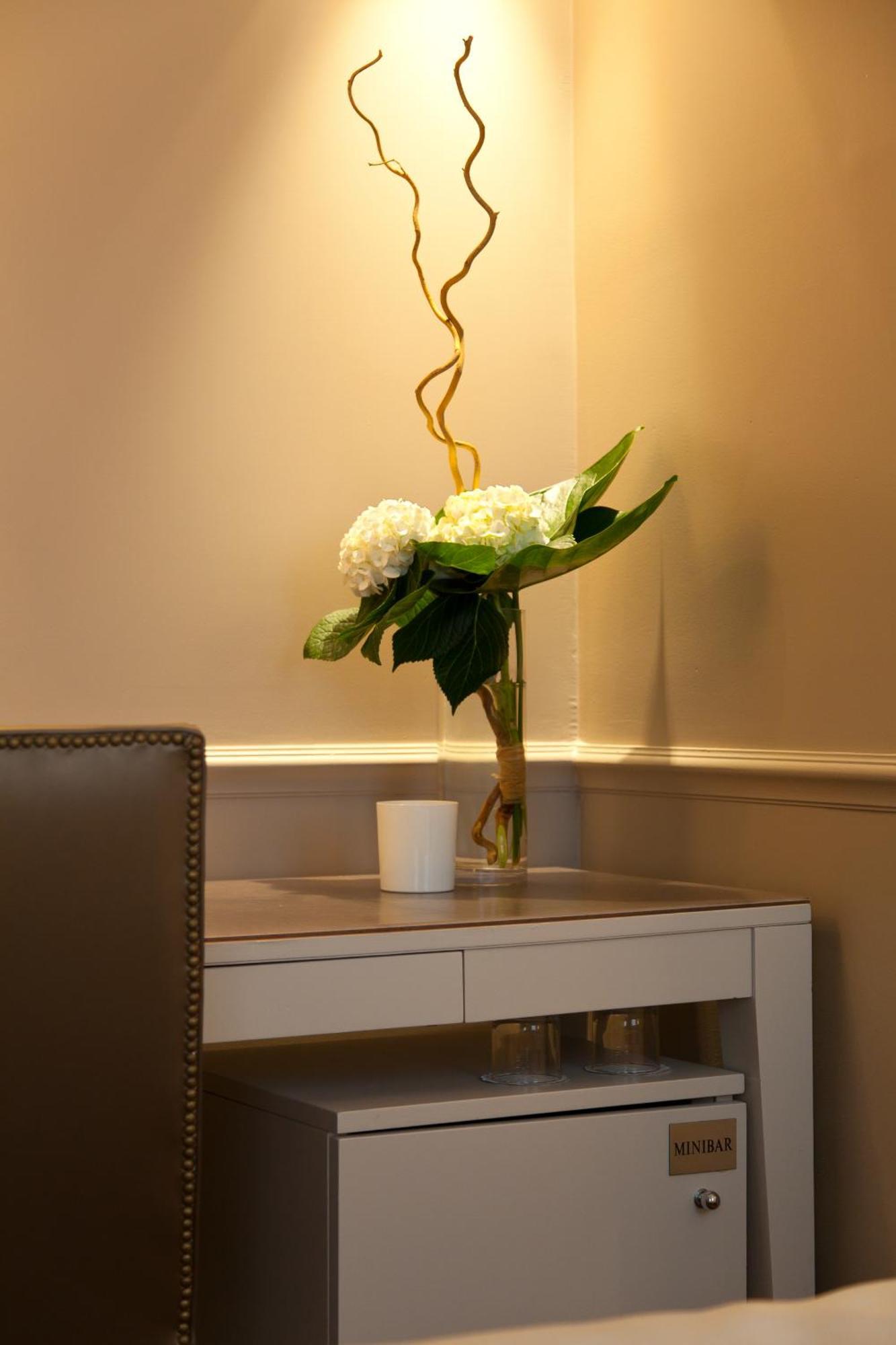 Le Clos Medicis Paris Exterior photo